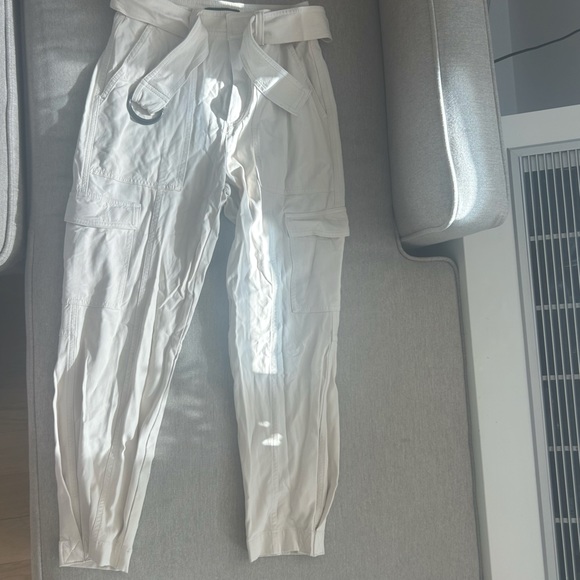 Banana Republic Women’s Bwlted high waist Jogger Pants in tan/cream(ankle pants) - Picture 1 of 3